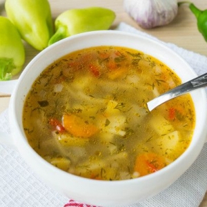 Супчик овощной с вермишелью и курицей